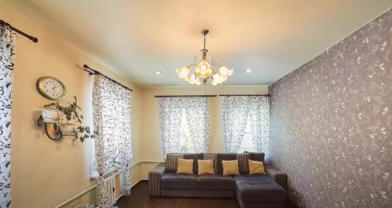 Белогорск, площадь Красного Октября, 6а, фото 2